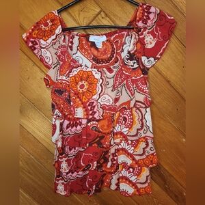 Dressbarn red floral short sleeved ruffle top size medium